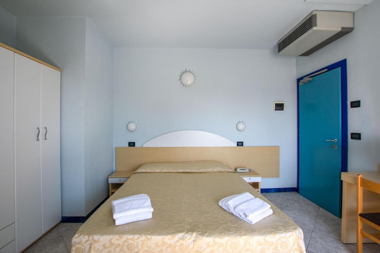 Hotel Bristol Misano Adriatico Dış mekan fotoğraf