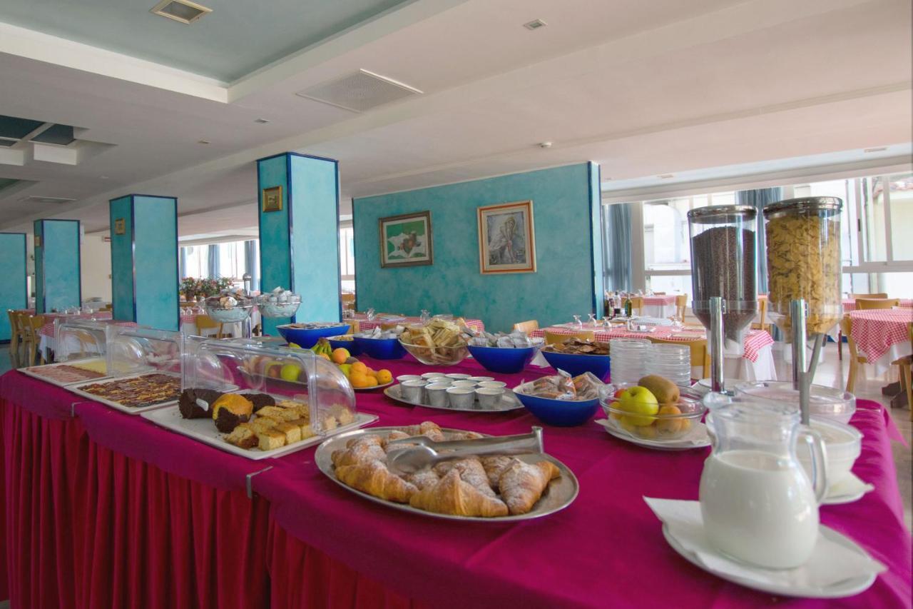 Hotel Bristol Misano Adriatico Dış mekan fotoğraf