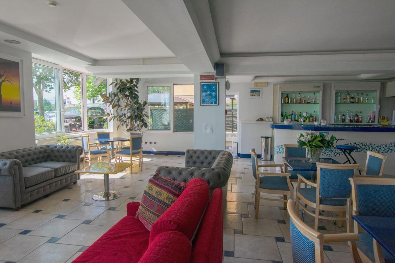 Hotel Bristol Misano Adriatico Dış mekan fotoğraf