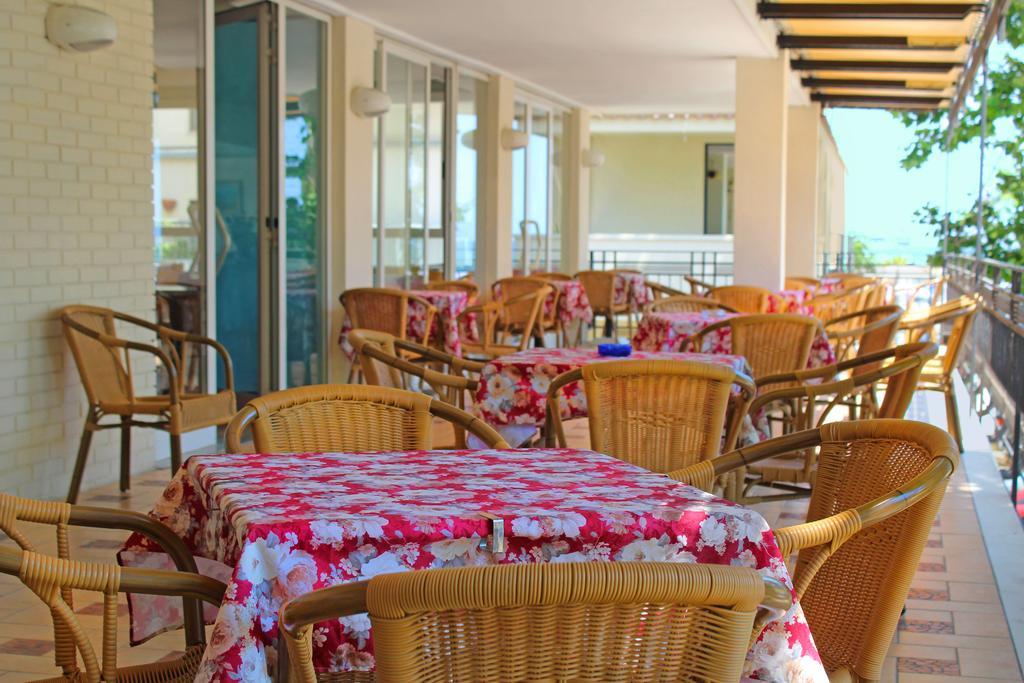 Hotel Bristol Misano Adriatico Dış mekan fotoğraf