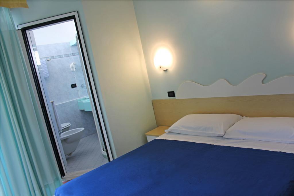 Hotel Bristol Misano Adriatico Dış mekan fotoğraf