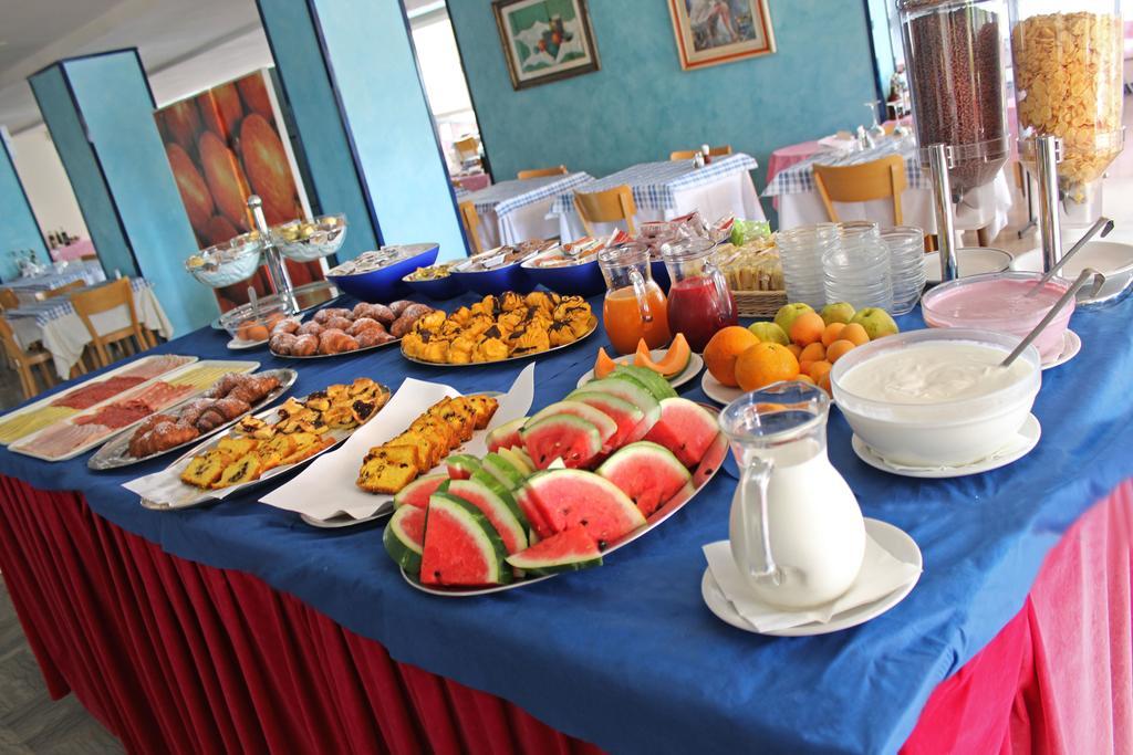 Hotel Bristol Misano Adriatico Dış mekan fotoğraf